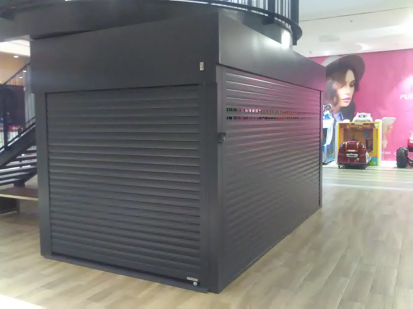 Antracit roloi na kiosku
